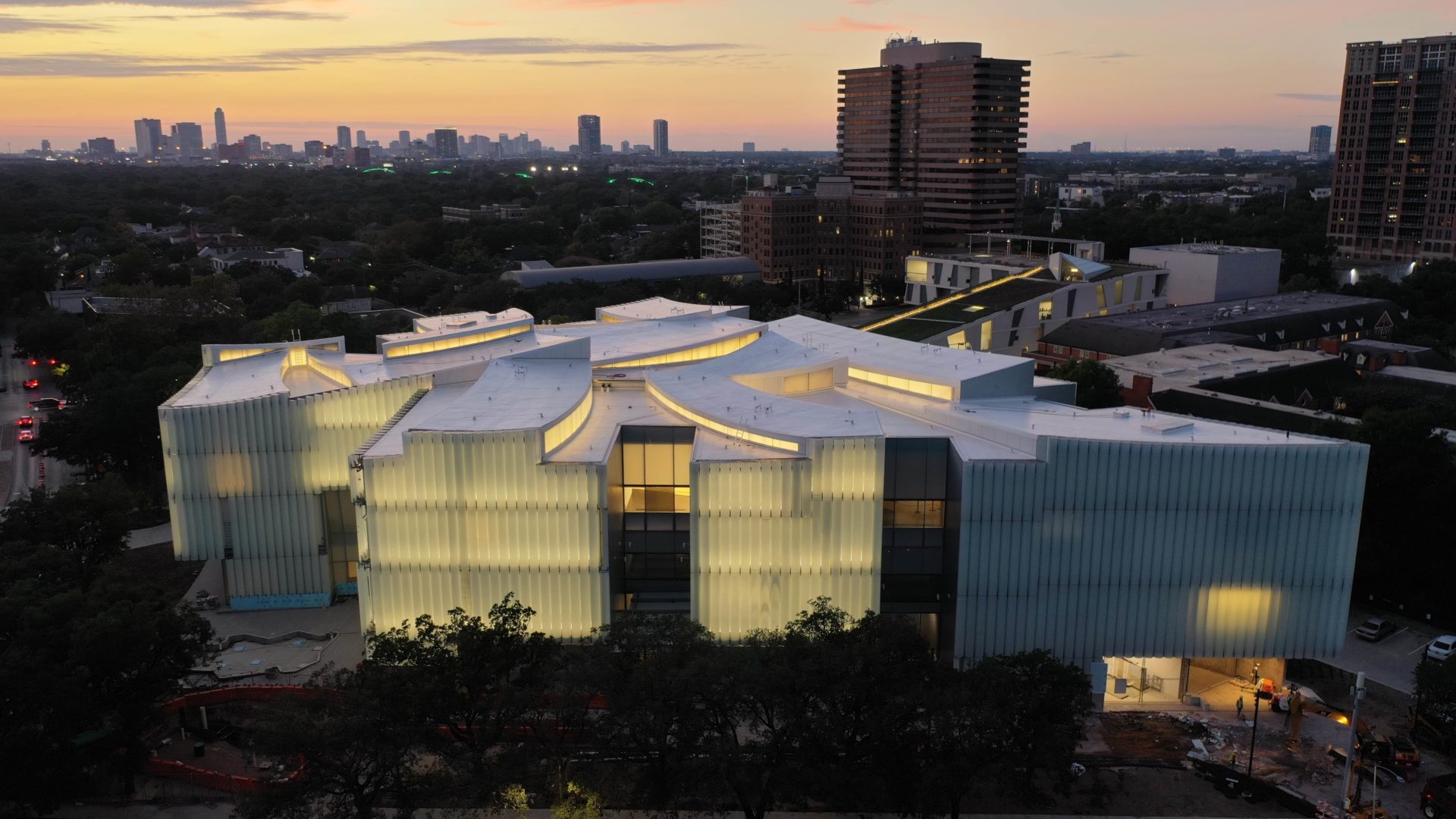 Houston art museum makes light part of its architecture civil